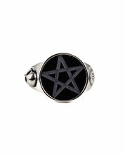 Iron Horse - Ring with engraved stone - Liam