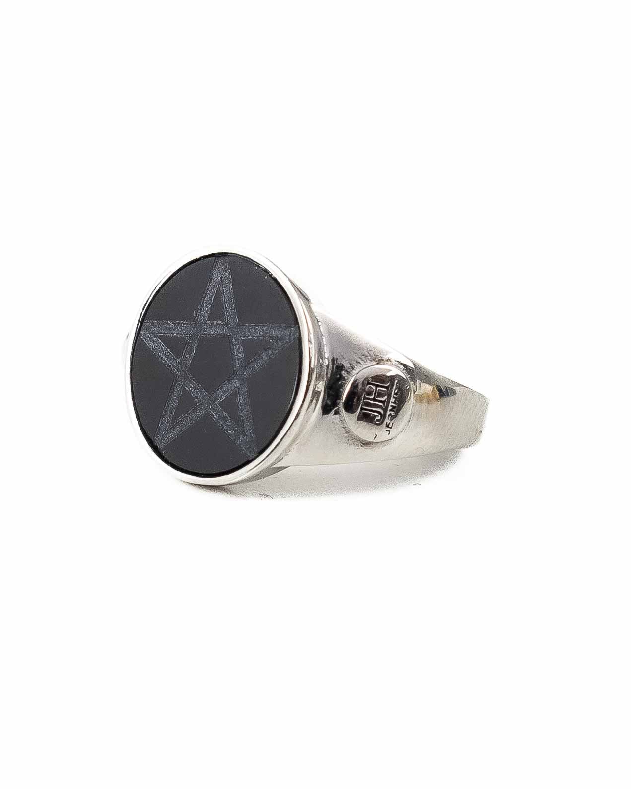 Iron Horse - Ring with engraved stone - Liam