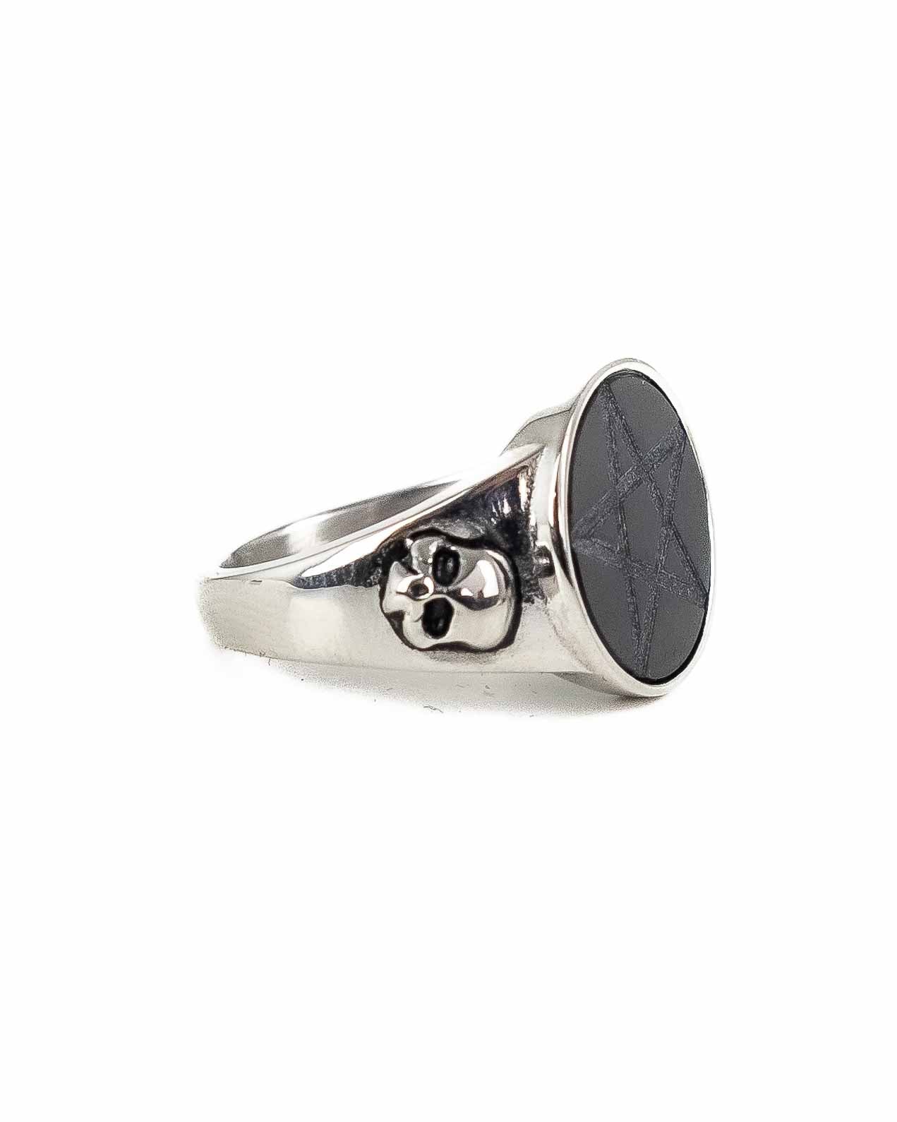 Iron Horse - Ring with engraved stone - Liam