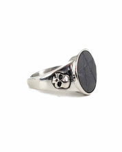 Iron Horse - Ring with engraved stone - Liam
