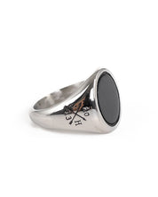 Jernhest - Tomas - Oval Klackring Silver/Svart