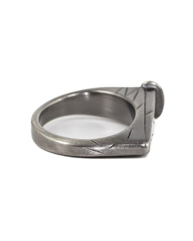 Jernhest - Sern Ring - Antik silver - Smidd spik