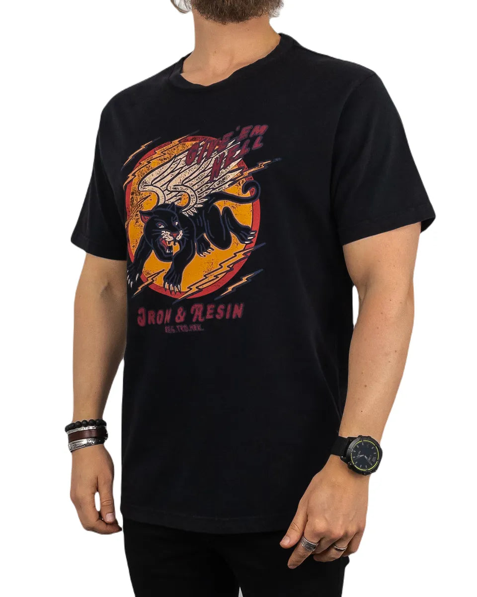 Iron & Resin - T-Shirt med brösttryck - Give Em Hell Panter - Svart