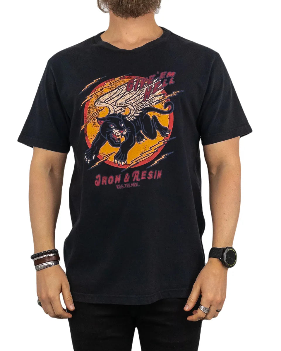 Iron & Resin - T-Shirt med brösttryck - Give Em Hell Panter - Svart