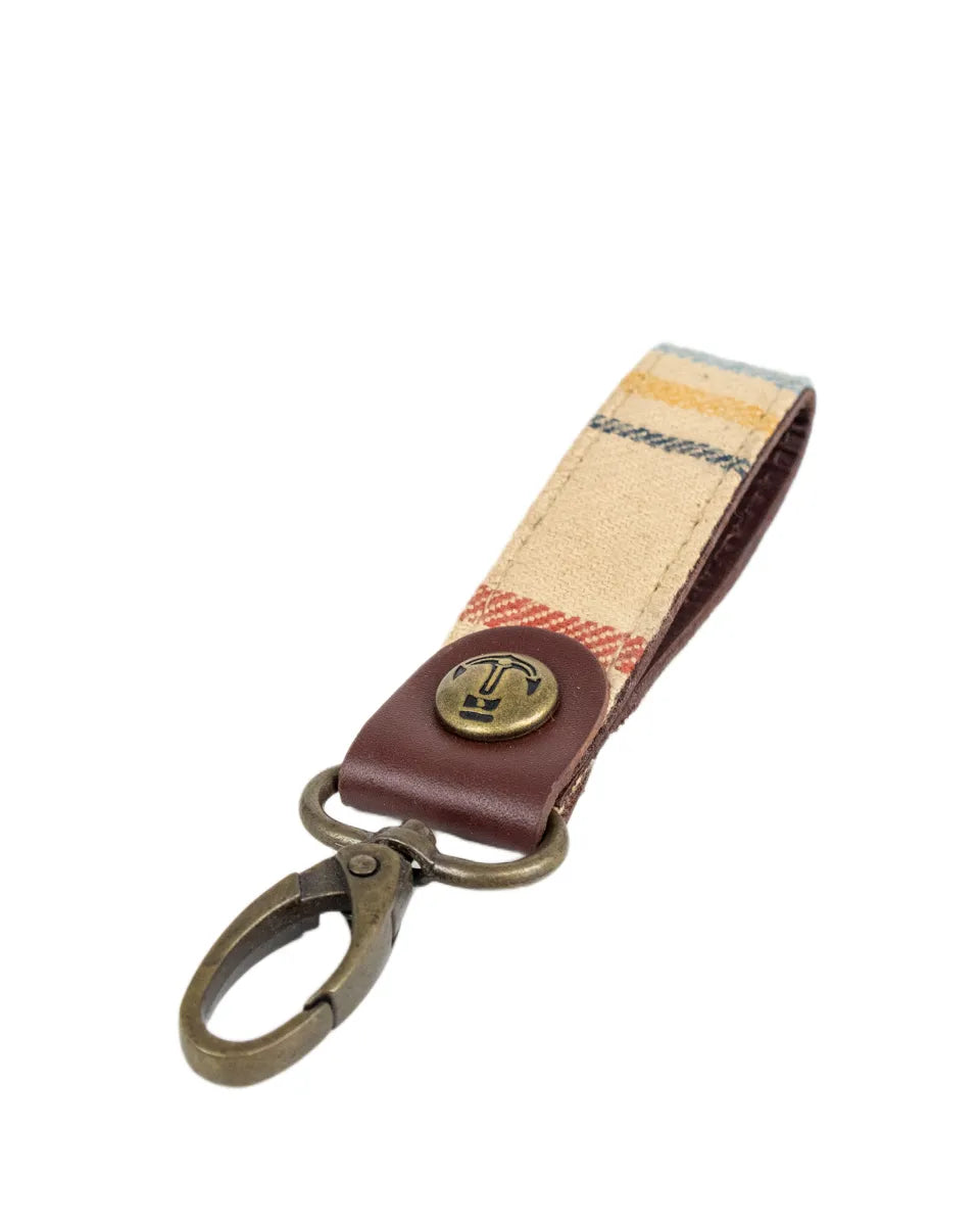 Iron & Resin - Nyckelhållare - Key Ring - Tan