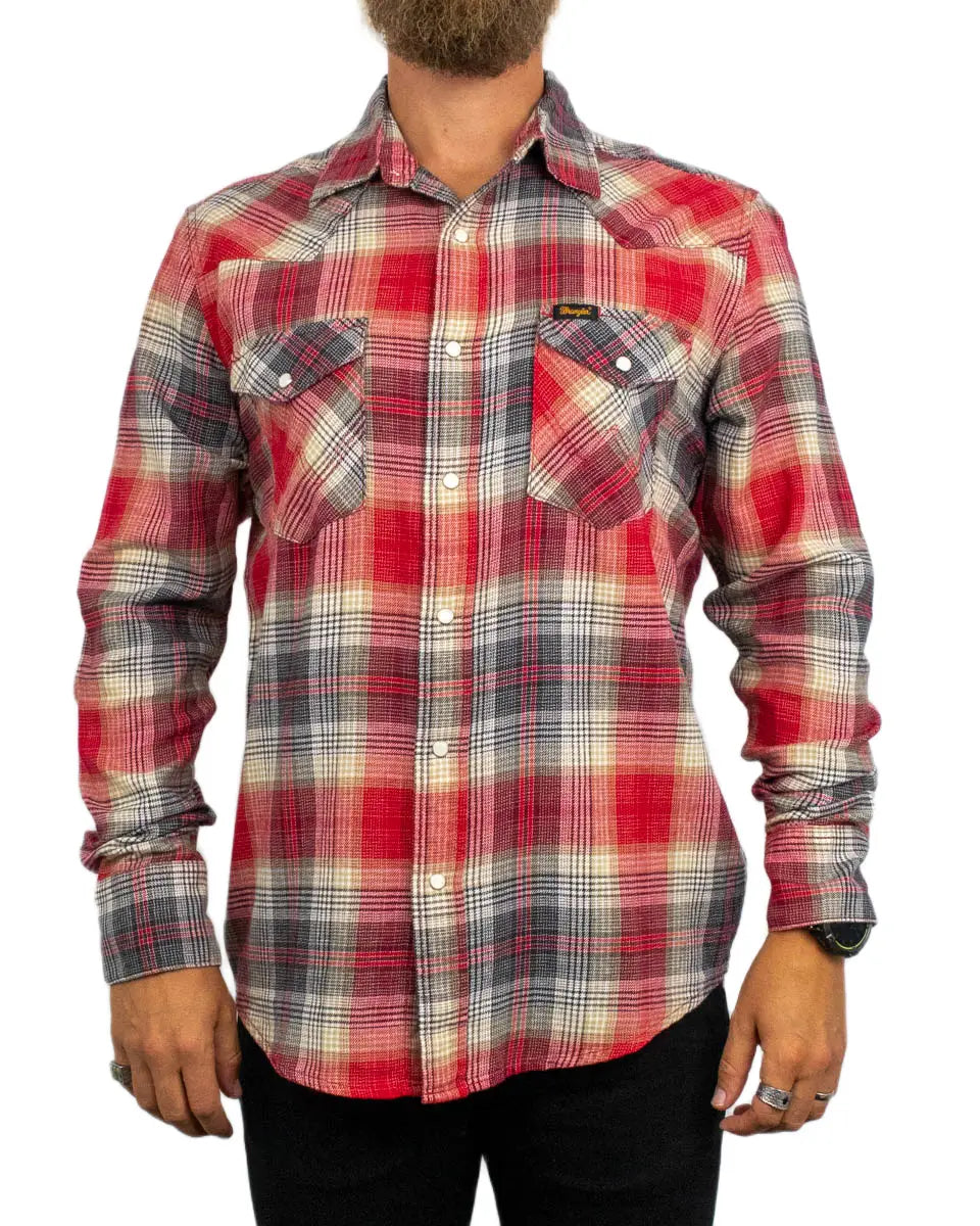 Wrangler Western Shirt Chili Pepper i rött rutmönster, framsida