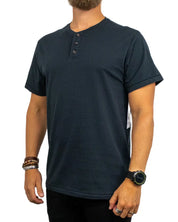Brixton Baseline Henley T-Shirt i svart, snett framifrån