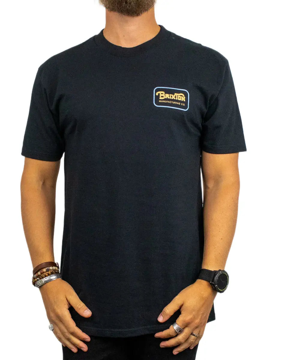 Brixton Grade T-Shirt i svart, framsida med boxlogga på bröstet