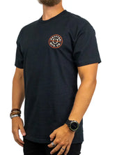 Brixton Crest II T-Shirt i svart, snett framifrån