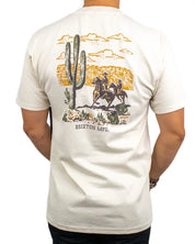 Brixton Keslo T-Shirt i krämvit, baksida med ökenmotiv och ryttare