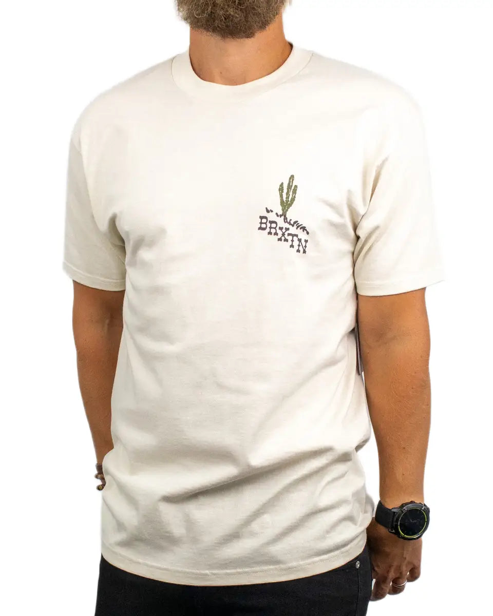 Brixton Keslo T-Shirt i krämvit, närbild på brösttrycket