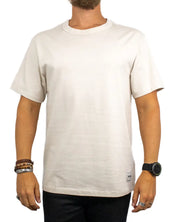 Wrangler Solid Tee i bruten vit, framsida