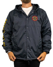 Brixton Claxton Lightweight vindjacka i svart, framsida med crest-patch
