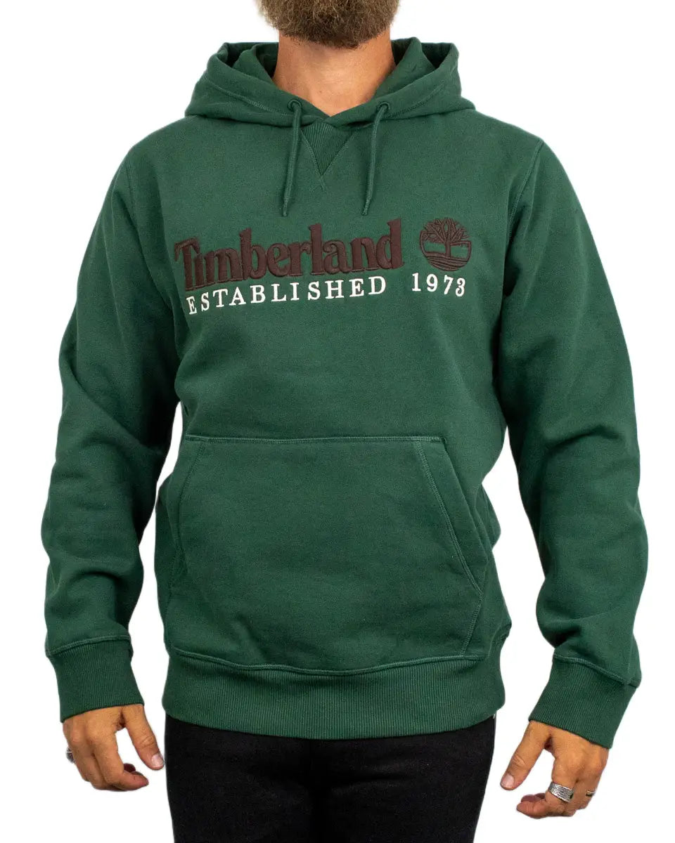 Timberland Established 1973 hoodie i mörkgrön, framsida med broderad logga