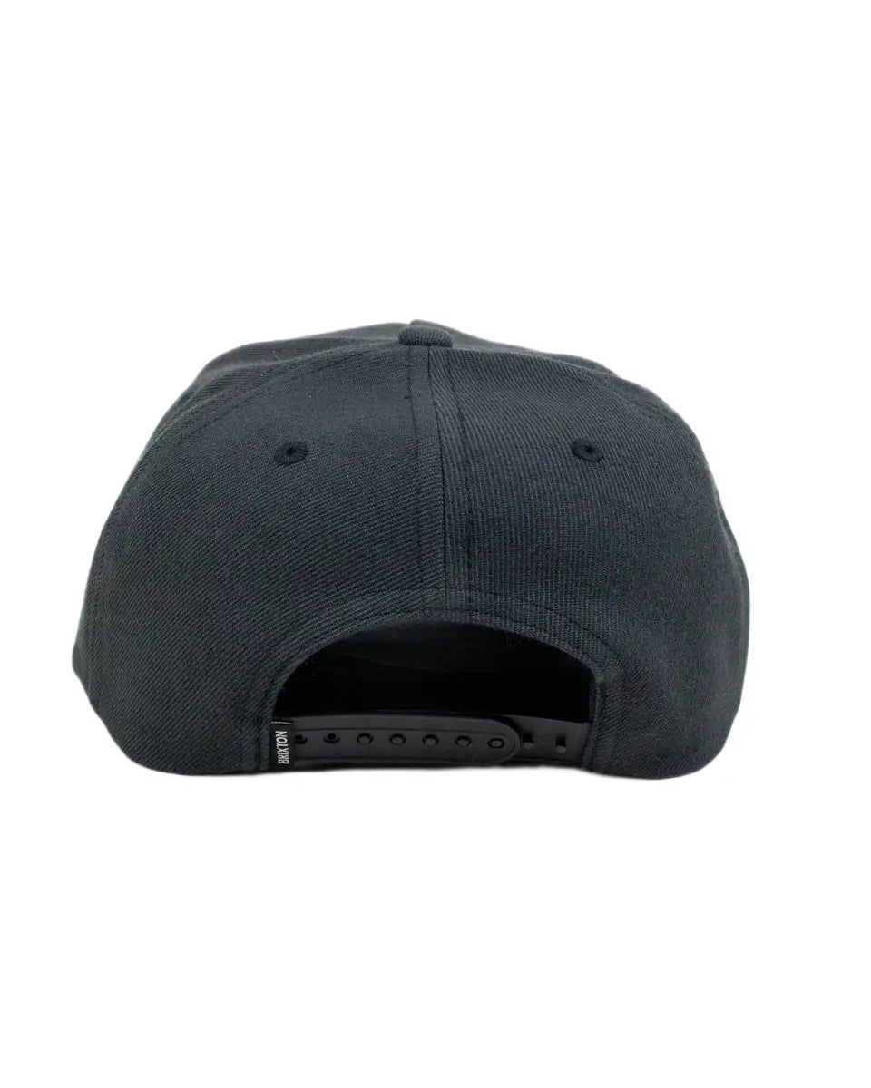 Brixton Crest MP keps i svart, baksidan med snapback