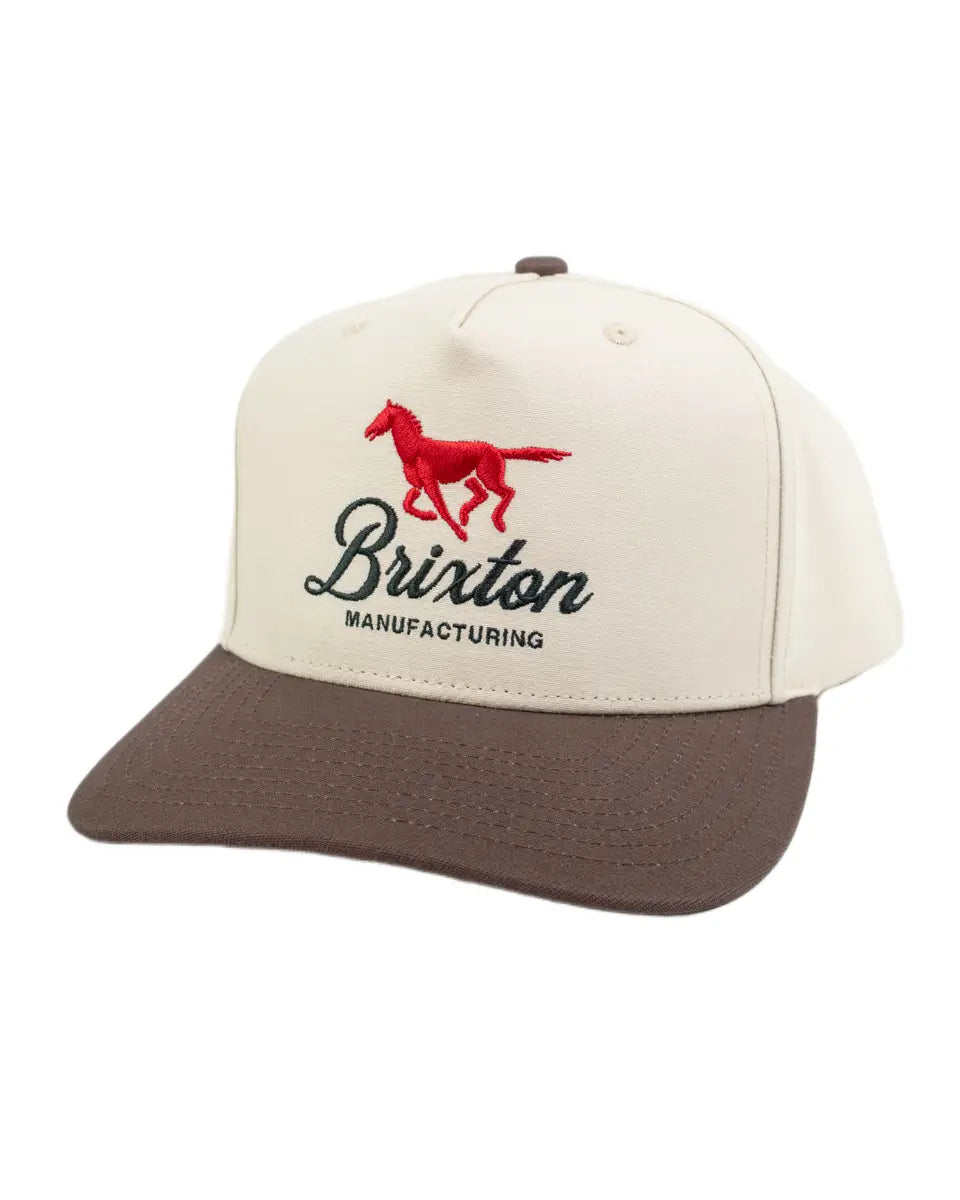 Brixton Leisure keps i krämvitt och brunt, snett framifrån
