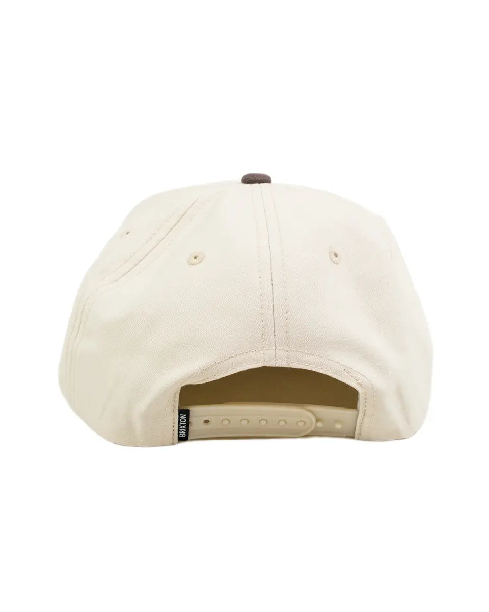 Brixton Leisure keps i krämvitt och brunt, baksidan med snapback