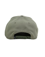Brixton Crest MP keps i olivgrönt, baksidan med snapback