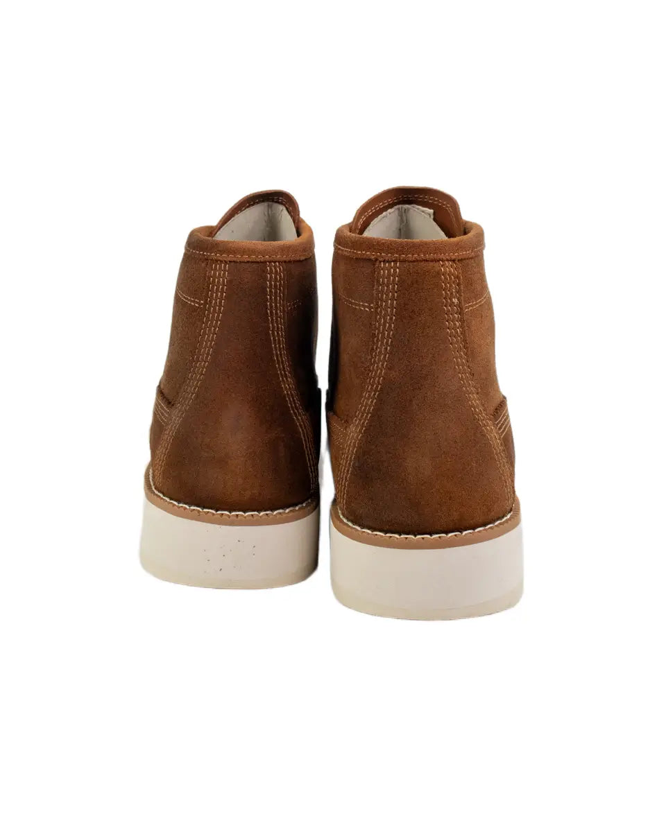Timberland Britton Road chukka i rostbrunt, paret bakifrån