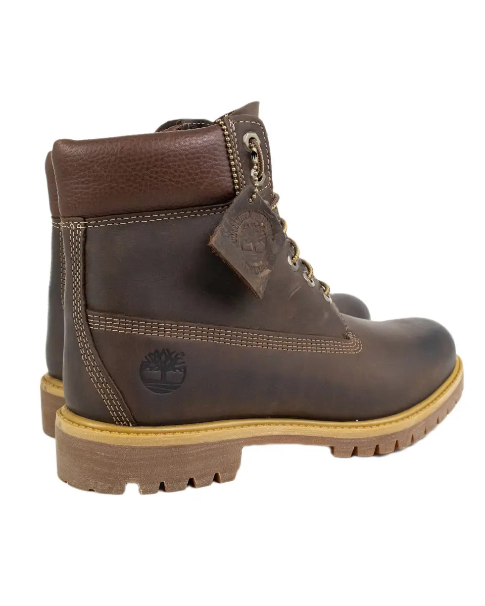 Timberland Premium 6-Inch känga i brunt läder, snett bakifrån