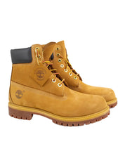 Timberland Premium 6-Inch känga i vetefärgad nubuck, från sidan