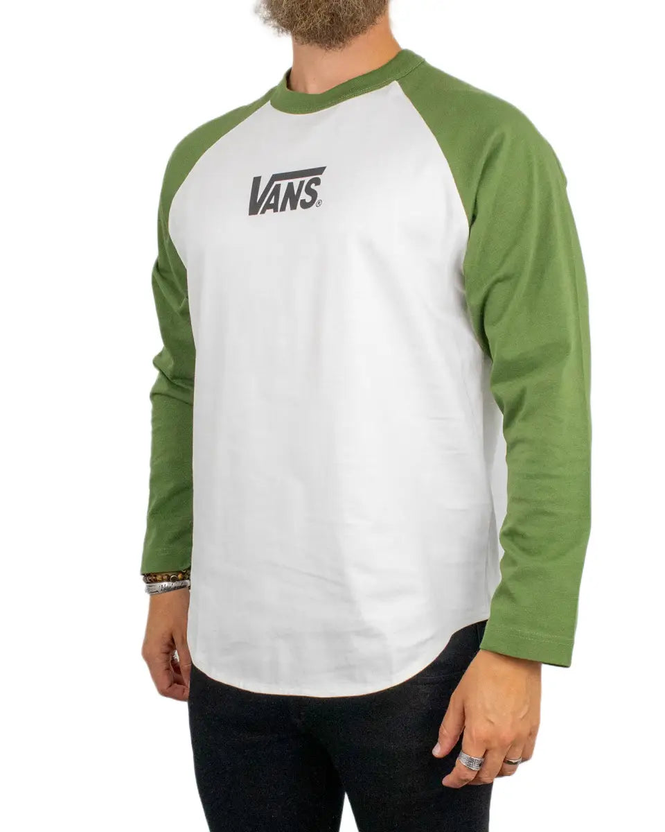 Vans Core Raglan långärmad t-shirt, sedd snett framifrån