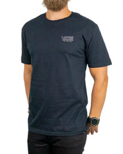 Vans Since 66 t-shirt i svart, närbild på bröstloggan