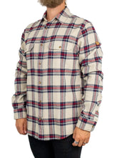 Fjällräven Övik Heavy Flannel flanellskjorta, sedd snett framifrån