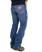 Wrangler Wrancher bootcut jeans, baksida med brun läderlapp