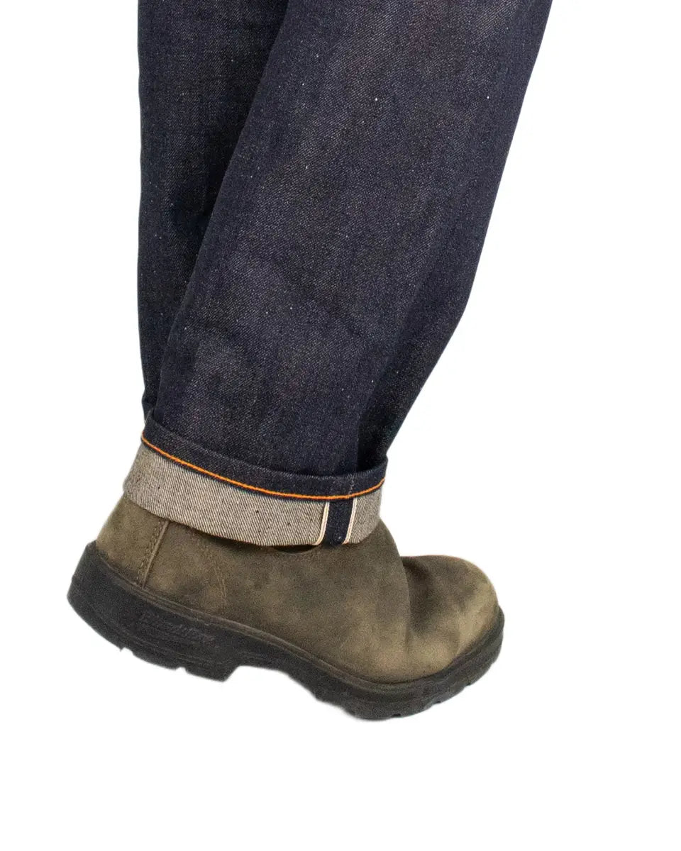 Nudie Rad Rufus Dry Selvage jeans, närbild på uppvikt benslut med selvedgekant