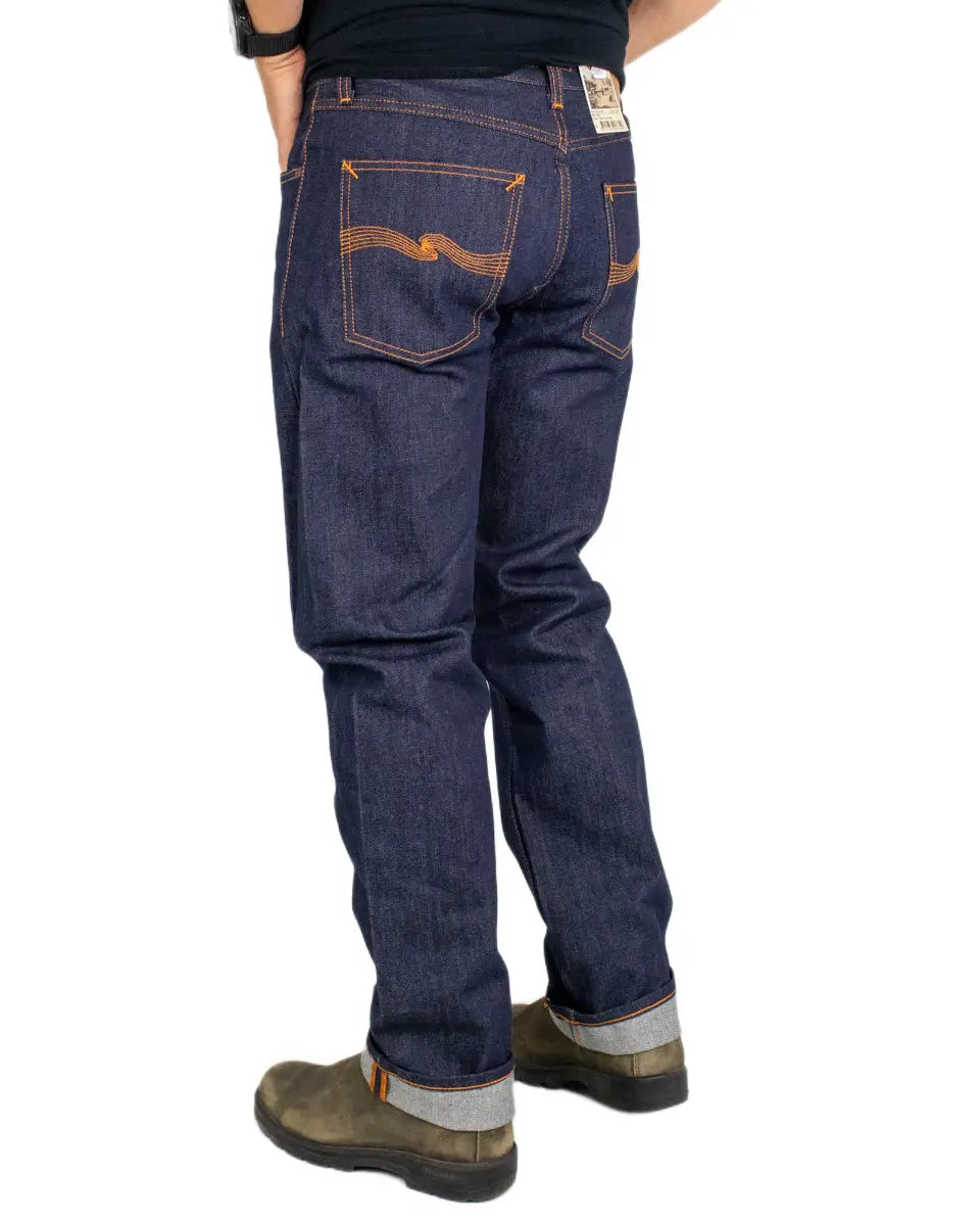 Nudie Rad Rufus Dry One jeans, baksida med bågformad söm på bakfickorna