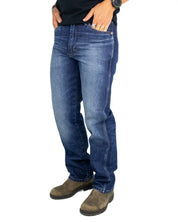 Wrangler 13MWZ jeans, sedda snett framifrån