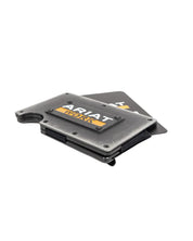 Ariat - Korthållare i Metall & Kolfiber - Silver