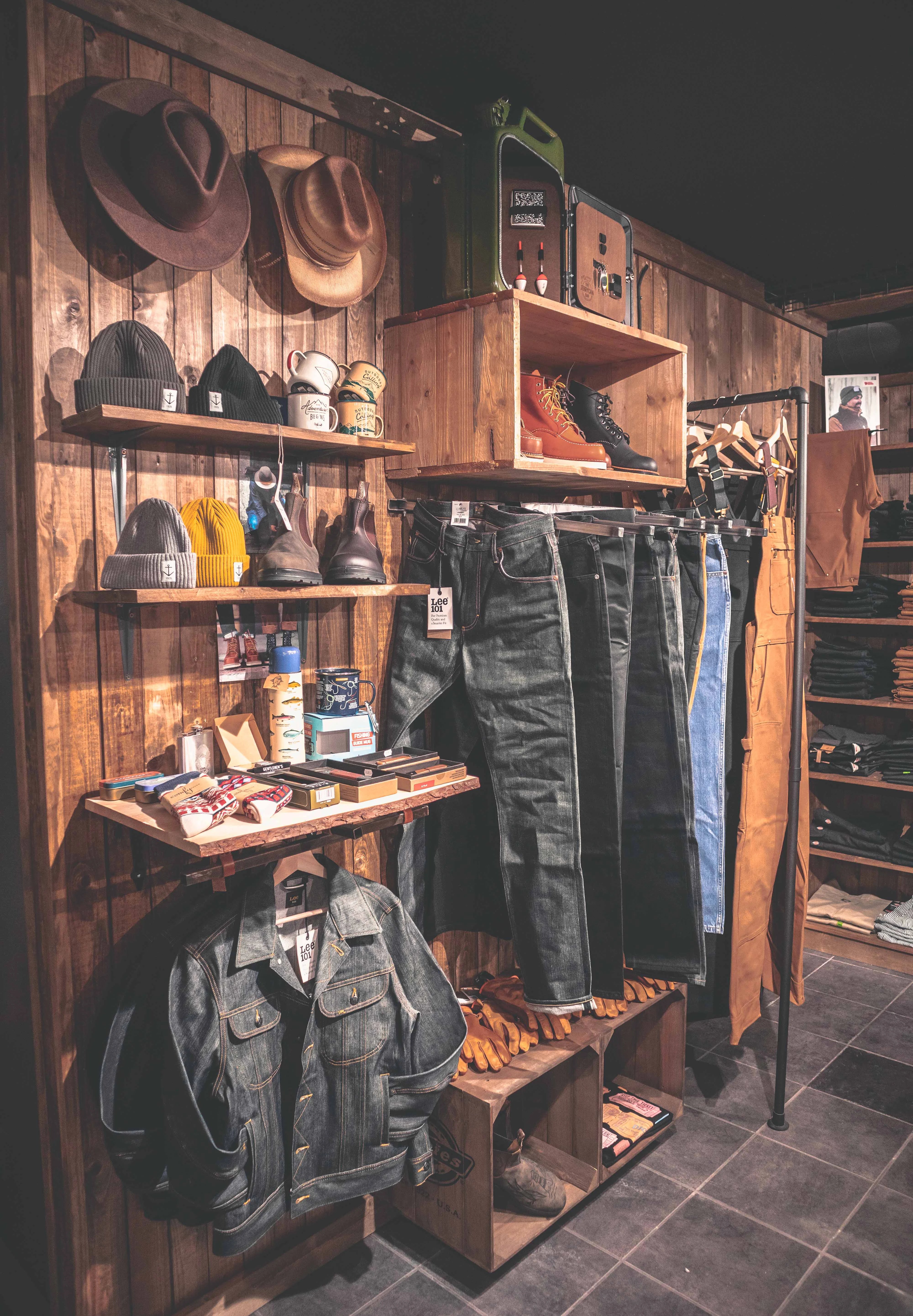JH_Store_Head.webp