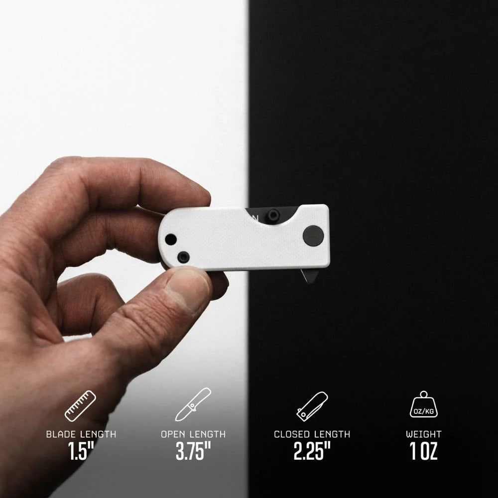 WESN Microblade fickkniv i vit, i hand