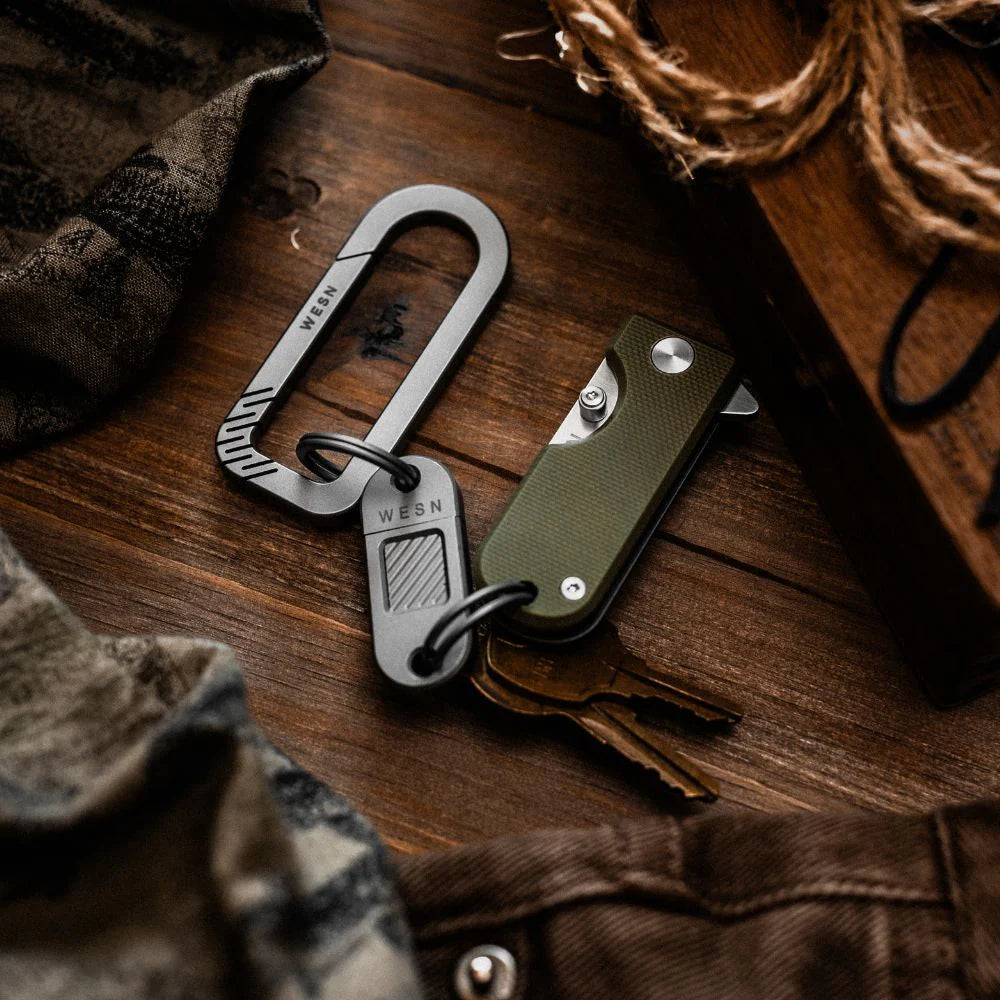 WESN - Quick Release nyckelring - The QR - Titanium