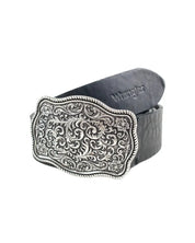 Wrangler Western Belt i svart läder med silverfärgat westernspänne, framsida