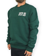 Deus Ex Machina Chessboxin Crew sweatshirt i grönt, snett framifrån, på modell