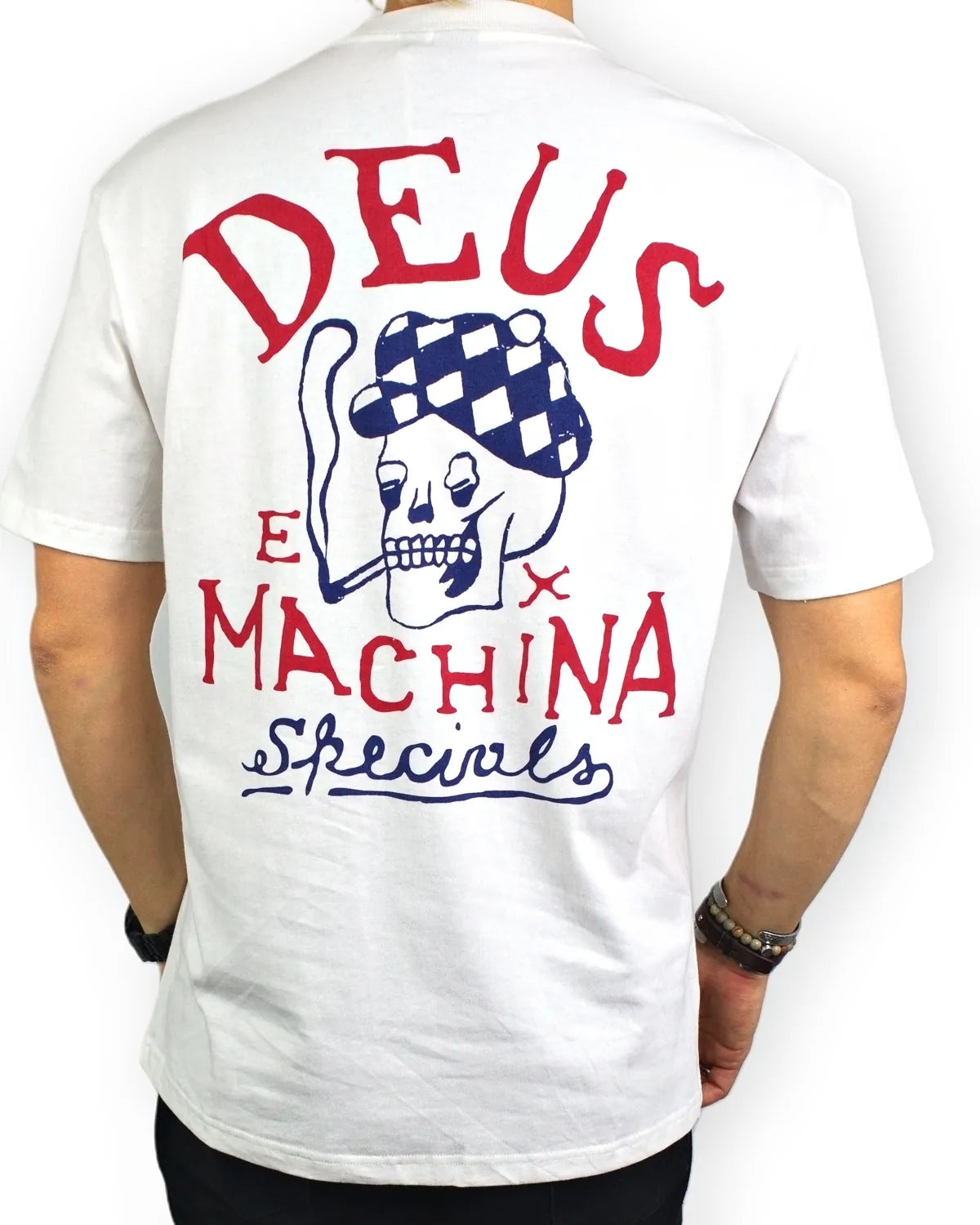 Deus Ex Machina Bobskull T-shirt i vitt, baksida med Bobskull-tryck i rött och blått