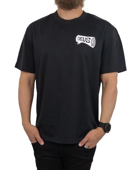 Deus Ex Machina - T-Shirt med Ryggtryck - Log Print - Svart - jhstore.se