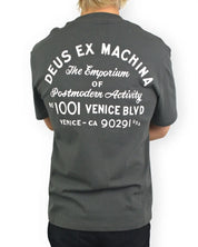 Deus Ex Machina Park T-shirt i tvättad grön, baksida med Emporium-tryck från Venice