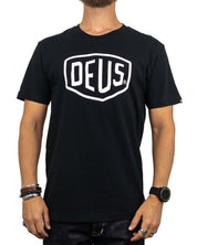Deus Ex Machina - T-shirt Shield Logo - Svart - jhstore.se