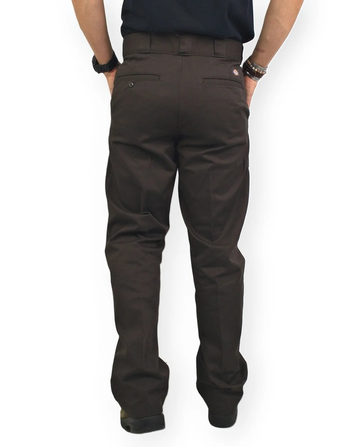 Dickies 247 Regular Work Pant arbetsbyxor i brunt, baksida, på modell