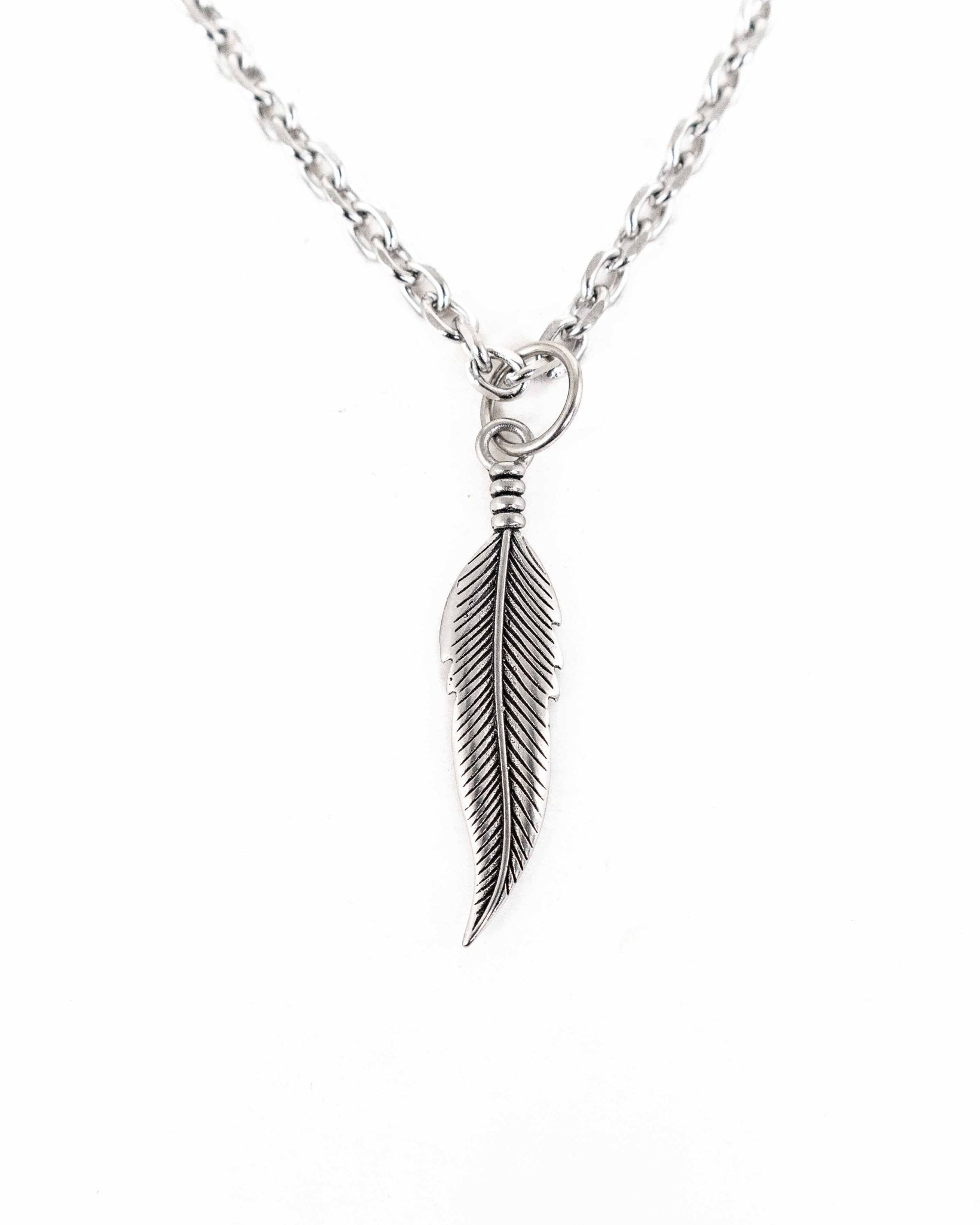 Jernhest - Feather - Hängsmycke Fjäder - jhstore.se