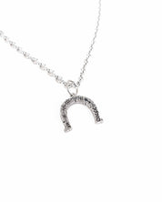 Jernhest - Horseshoe - Hängsmycke Hästsko - jhstore.se