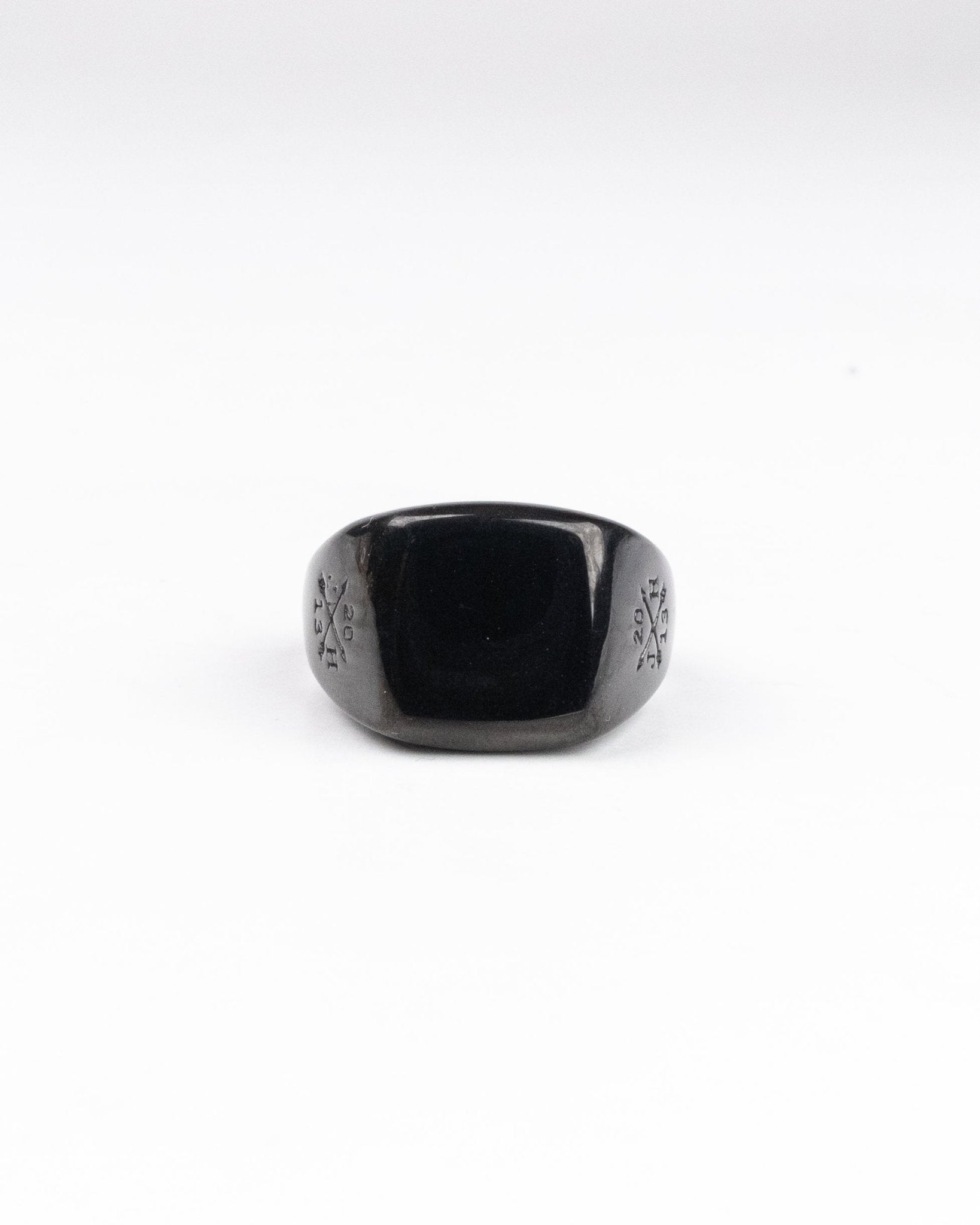 Jernhest - Kenta Black Ring - jhstore.se