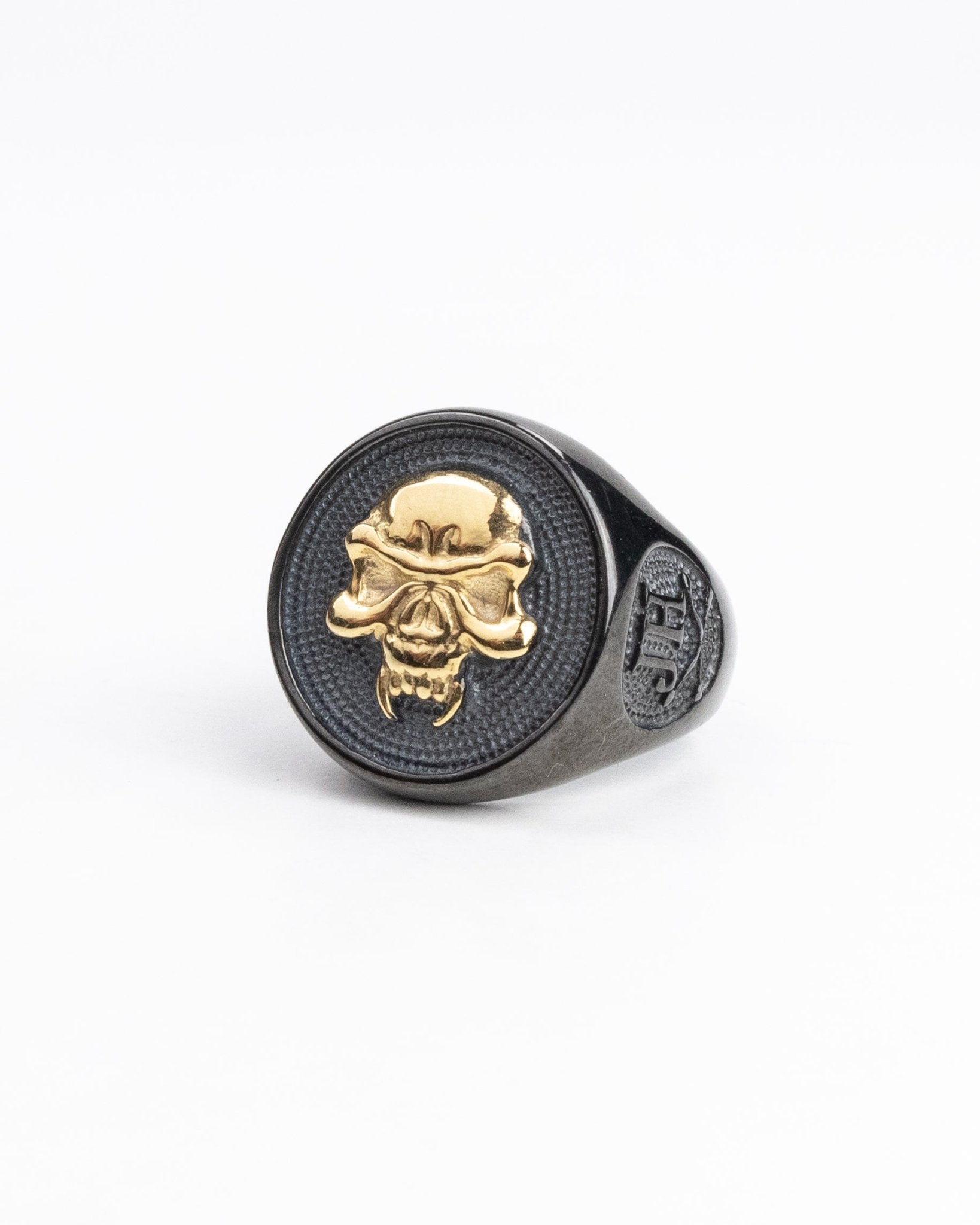 Jernhest - Simon Black Ring - jhstore.se