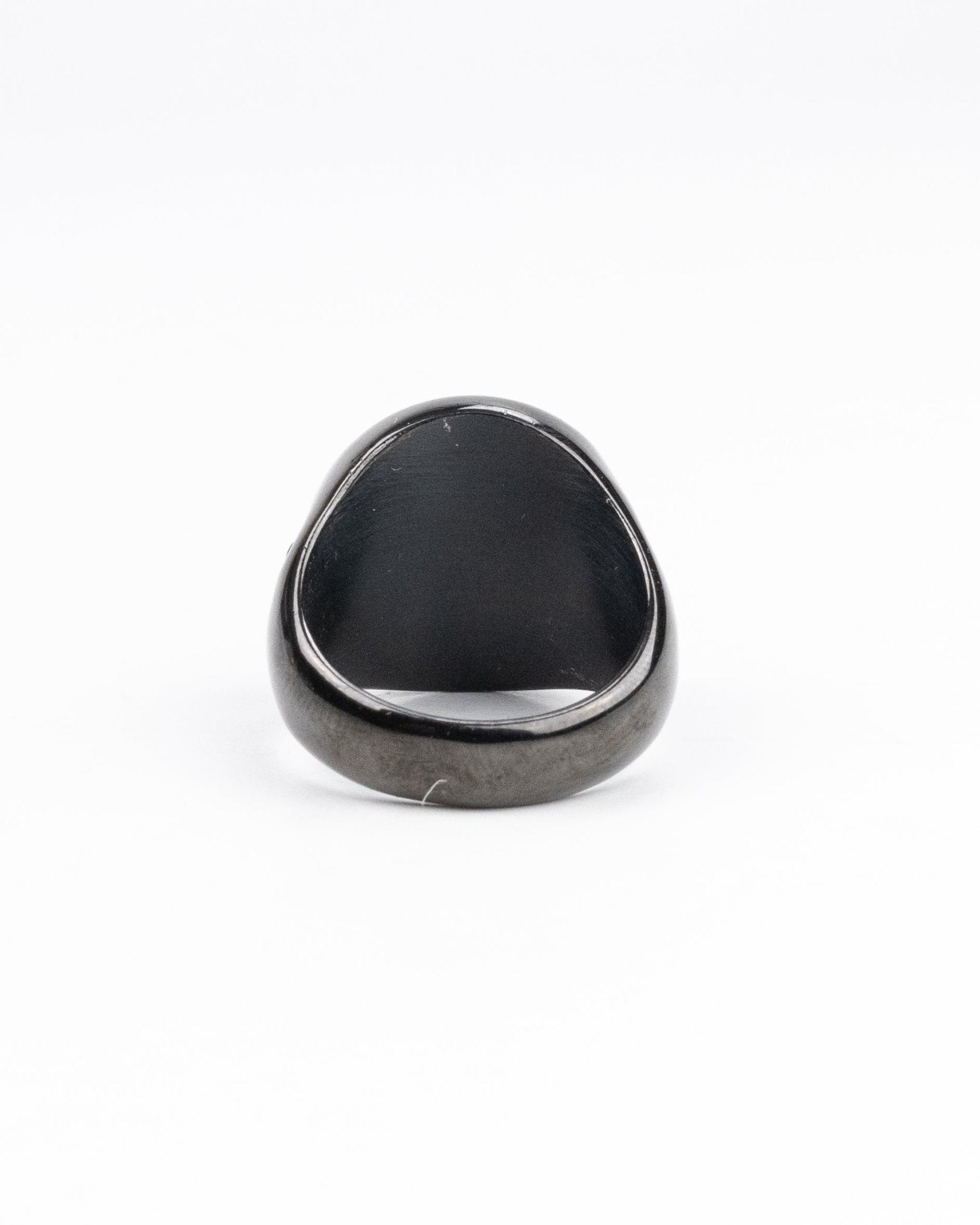 Jernhest - Simon Black Ring - jhstore.se