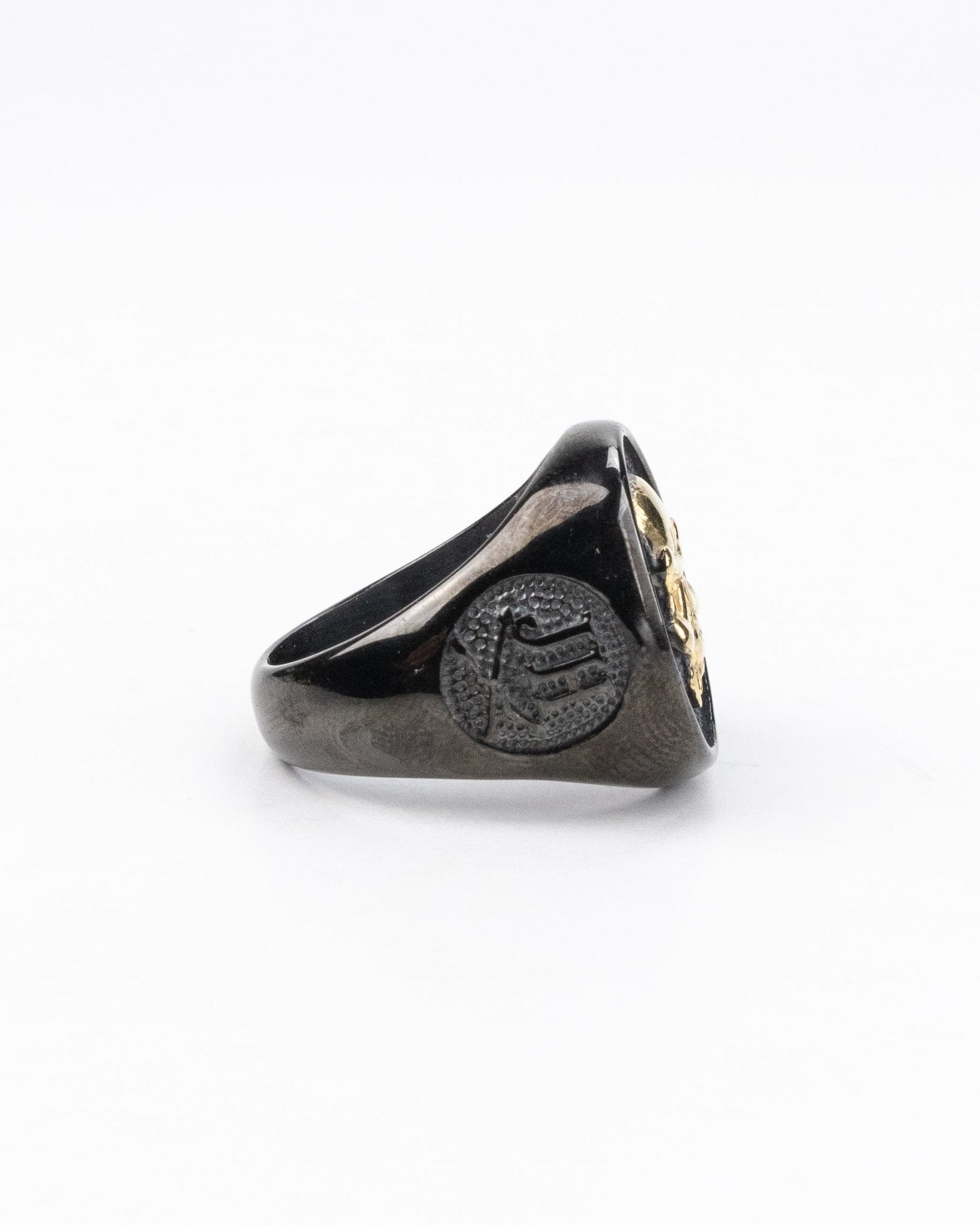 Jernhest - Simon Black Ring - jhstore.se