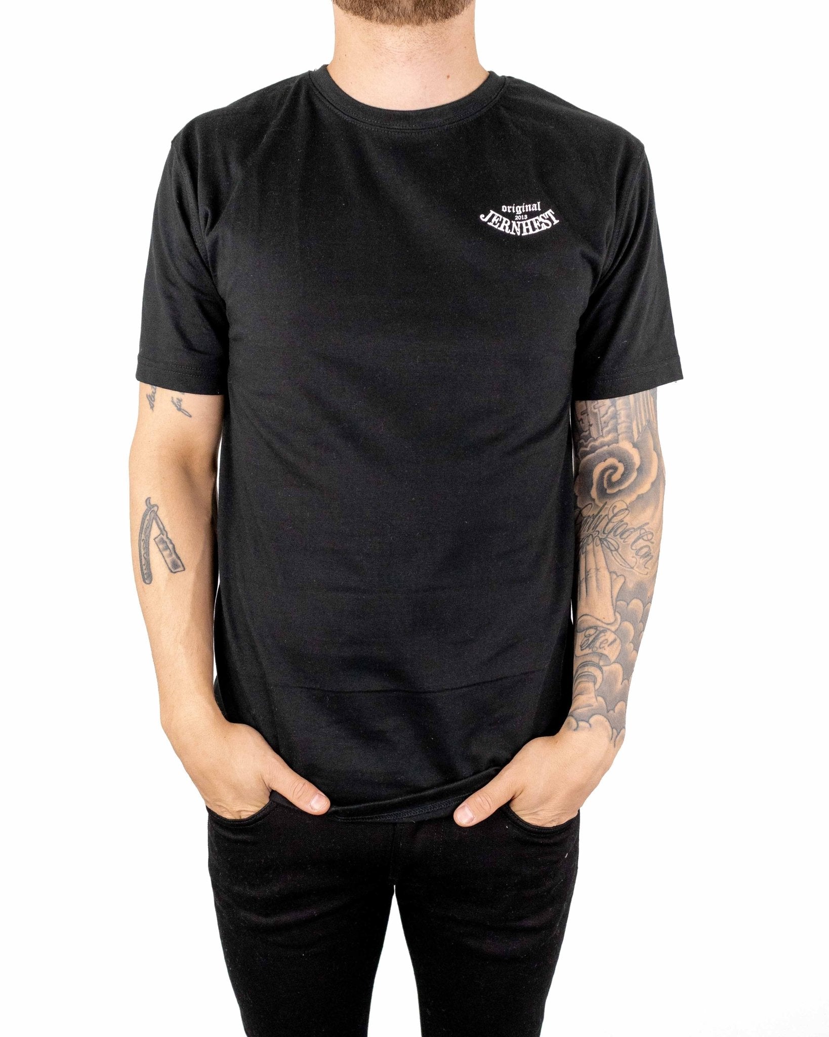 Jernhest - T-shirt Svart - Native Tee - jhstore.se